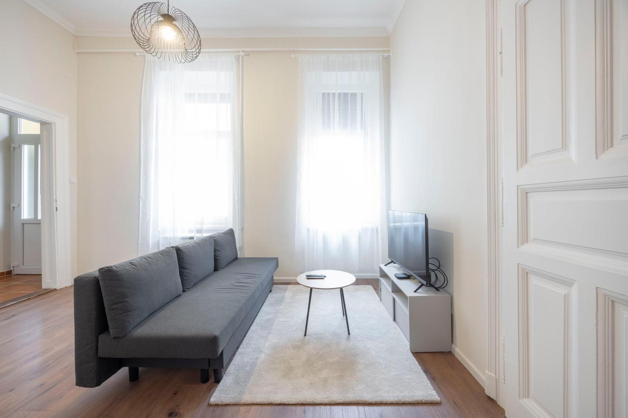 Lovely Central Apartment By Julia 부다페스트 외부 사진